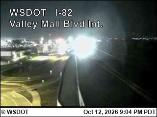 I-82 at MP 36.5: Valley Mall Blvd Interchange
