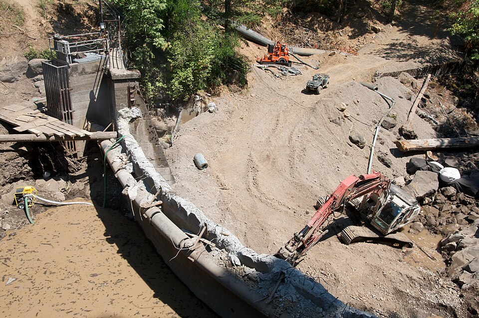 Hemlock Dam under deconstruction