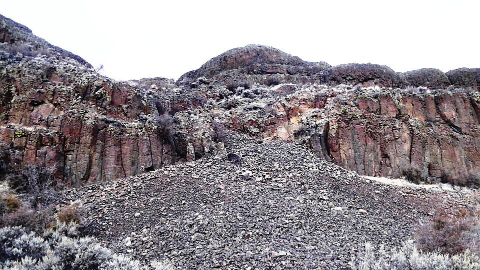 Steamboat Rock, a basalt butte that is located on north end of man-made Banks La